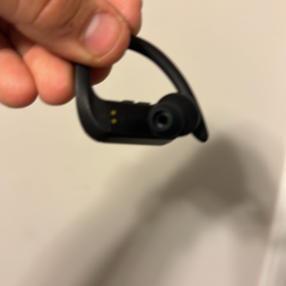 Earbuds - Picture 8 of 8